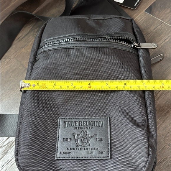 True Religion Yeta Sling Crossbody,3 zip compartments,credit card slots - Picture 16 of 16